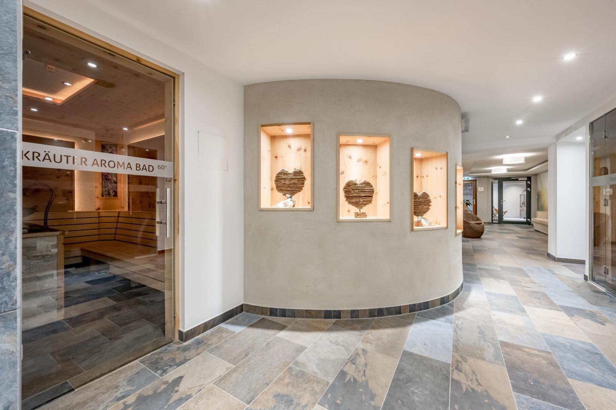 Tilia Living - B&B Mit Dem Komfort Eines Kleinen, Feinen Hotels Ried im Oberinntal Extérieur photo