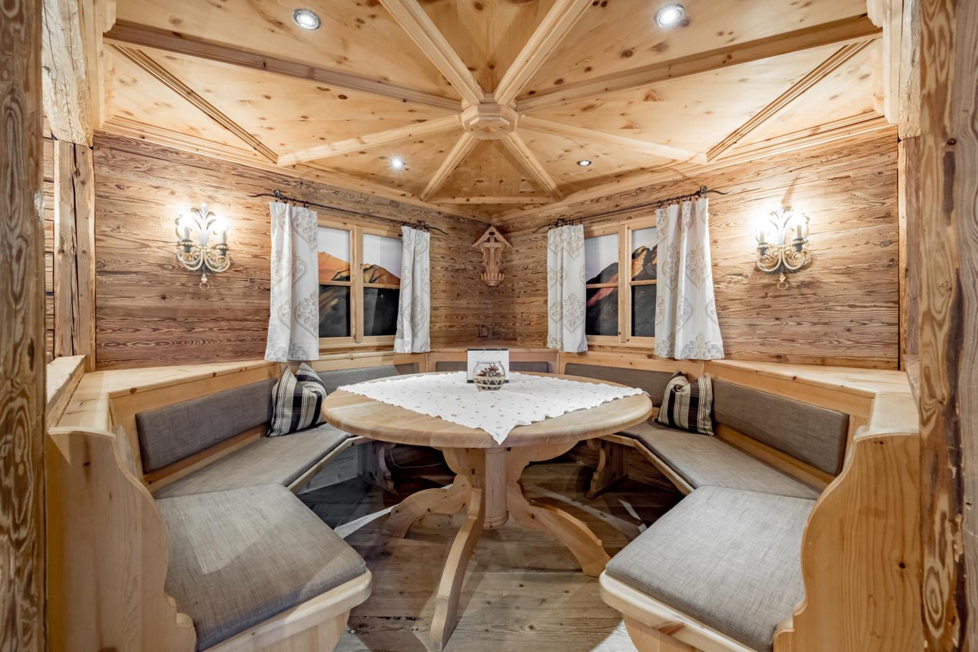 Tilia Living - B&B Mit Dem Komfort Eines Kleinen, Feinen Hotels Ried im Oberinntal Extérieur photo