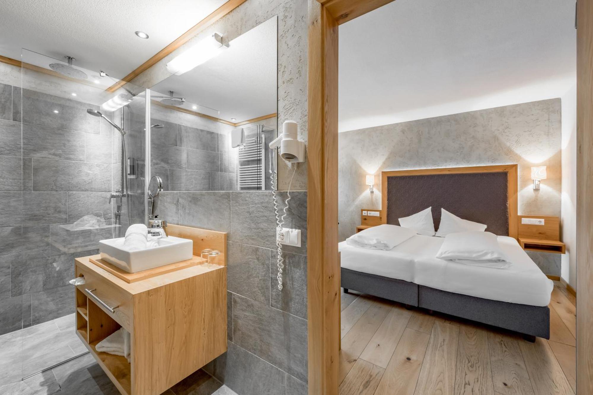Tilia Living - B&B Mit Dem Komfort Eines Kleinen, Feinen Hotels Ried im Oberinntal Extérieur photo