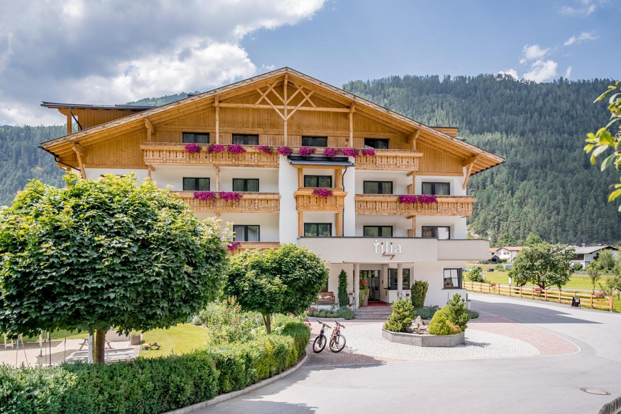 Tilia Living - B&B Mit Dem Komfort Eines Kleinen, Feinen Hotels Ried im Oberinntal Extérieur photo